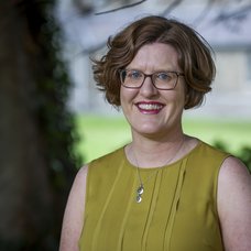 Deirdre Nic Mhathuna